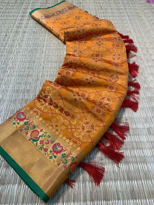 Mustard_Pure_Bandhej_Patola_Silk_Sarees_with_Minakari_Work_With_Blouse_Piece_Attached